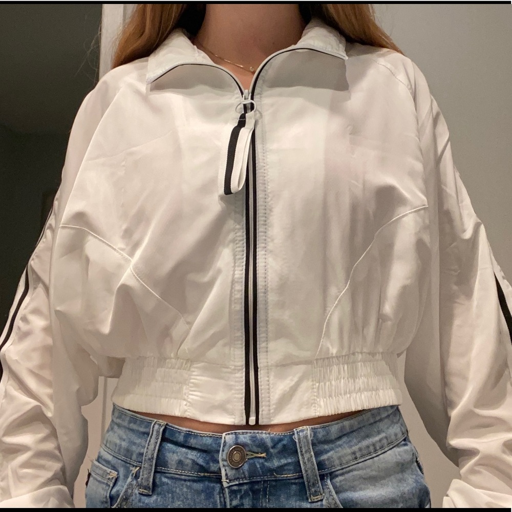 White cropped wind breaker